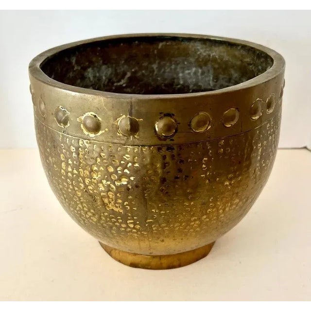 Mid-Century Modern Solid Hammered Brass Cachepot Jardiniere Planter with Rim Details For Sale - Image 3 of 10