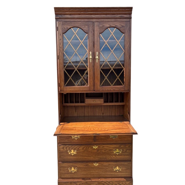 1980s 1980s Pennsylvania House Oak Chippendale Desk Cabinet Display Hutch Shelf Chippendale For Sale - Image 5 of 18