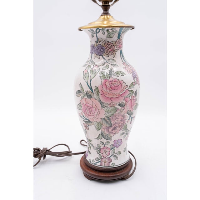 Chinoiserie Pair of Porcelain Chinoiserie Jar Style Table Lamps For Sale - Image 3 of 13