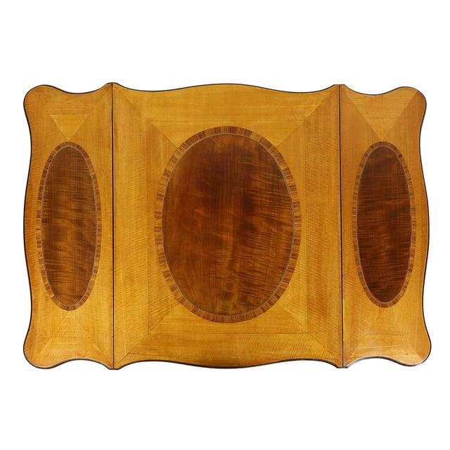 English George III Satinwood and Mahogany Pembroke Table For Sale - Image 3 of 10
