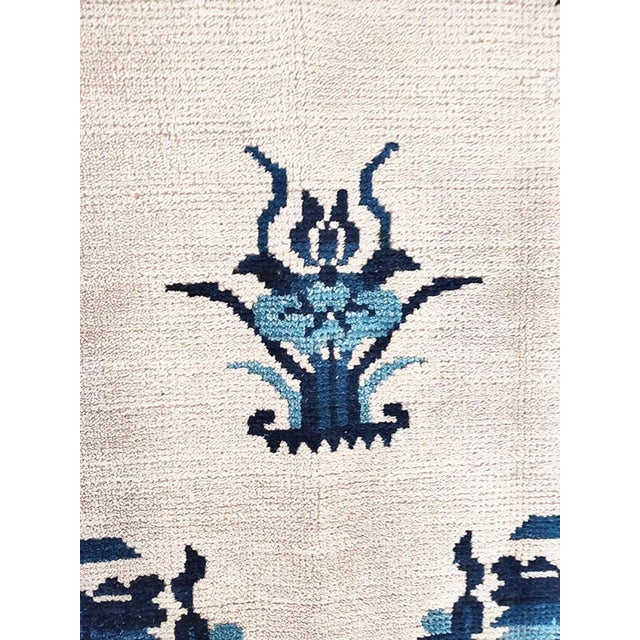 1880s Ivory Medallion Antique Chinese Ningxia Rug 5' 4" X 8' 3" Handknotted Wool Carpet For Sale - Image 4 of 5