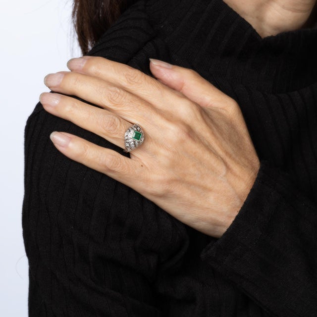 Vintage Art Deco Diamond Emerald Ring Sz 5 Platinum Fine Jewelry 1920s For Sale In Los Angeles - Image 6 of 6