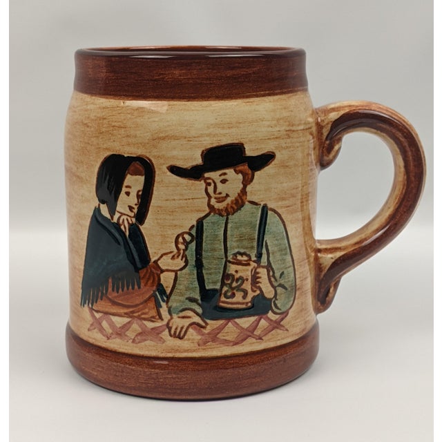 Vintage Pennsbury Pottery Pennsylvania Dutch Pitcher & Mug Set - Five Pieces For Sale In New York - Image 6 of 17