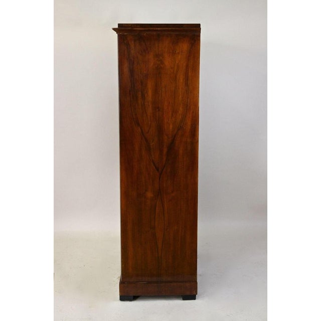 Biedermeier Display Cabinet or Bookcase in Walnut, Austria, 19th Century For Sale - Image 13 of 18