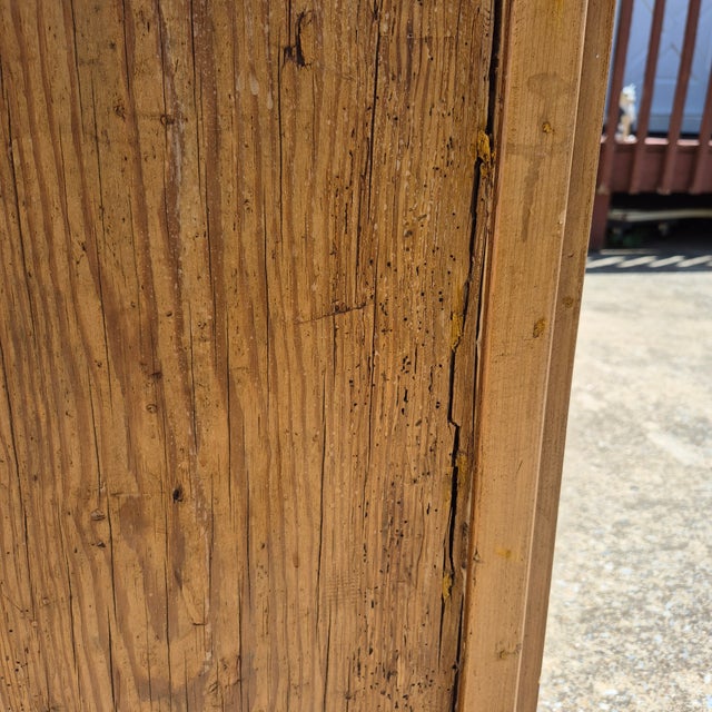 Circa 1890s English Scrubbed Pine Hutch Cabinet Welsh Dresser Cupboard W/ Plate Racks For Sale - Image 15 of 18