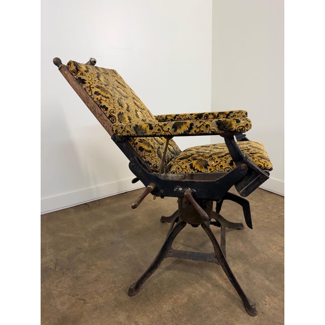 Wood Rare Bigelow St. Louis Mechanical Barber / Medical Chair, Circa 1890–1905 For Sale - Image 7 of 18