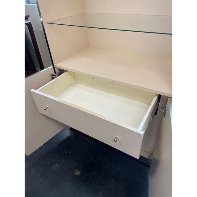 Vintage Illuminated Display Cabinet Circa 1970's-1980's For Sale In Tampa - Image 6 of 8