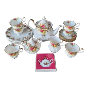 1960s Royal Albert Old Country Roses 22 Piece Tea Luncheon Set Service for 6 Plus Ornament