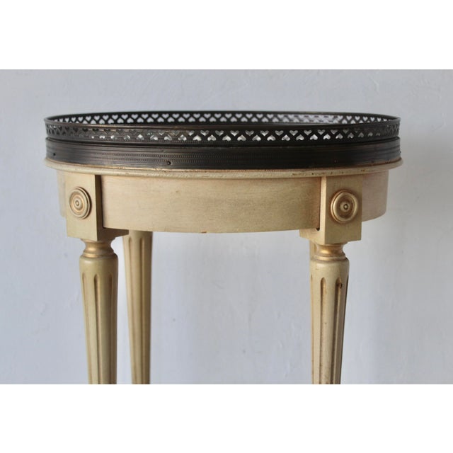 French Mid 20th Century French Louis XVI Style Marble Oval Top Bouillotte Side Table For Sale - Image 3 of 13