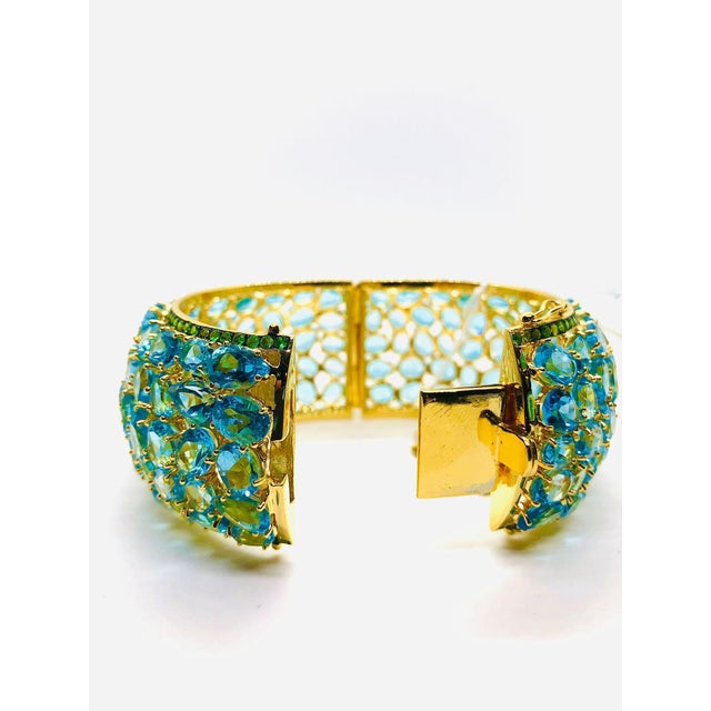 Late 20th Century Bochic “Capri” Vintage Natural Blue Topaz Cuff Set In 18K Gold & Silver For Sale - Image 5 of 9