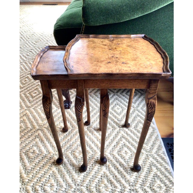 Early 20th Century Pair of Antique Nesting Tables in Burled Walnut on