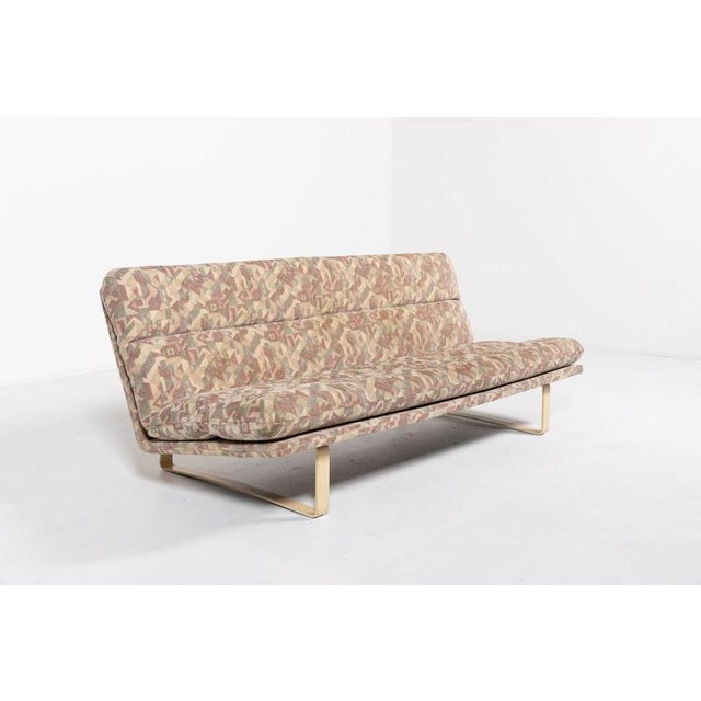 Beautiful sofa from Kho Liang Le produced by Artifort in 1960’s. Frame of pressed beech with moulded foam upholstered in...