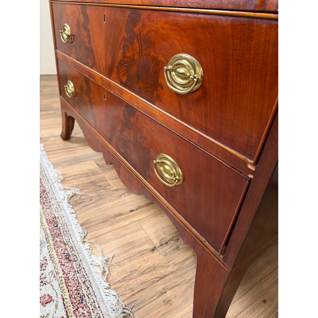 Federal Flame Mahogany Secretary Bookcase With Eagle Finial, C. 1810–1825 For Sale - Image 9 of 11