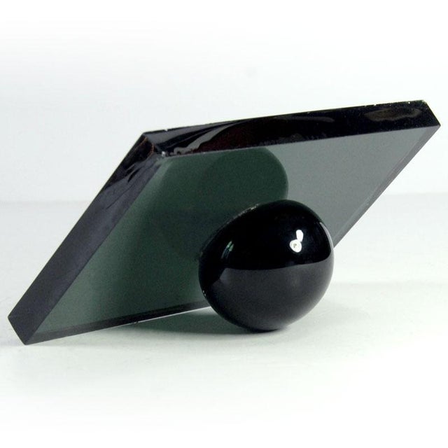 Art Deco Smoke Glass Paperweight, 1930s, in Very Good conditions. Designed 1920 to 1949