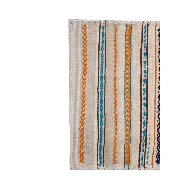 Mid-Century Modern Turkish Kilim Saddlebag 2'6" X 5'1" For Sale - Image 3 of 12