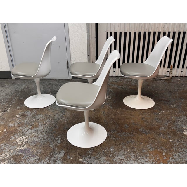Knoll Eero Saarinen for Knoll Tulip Armless Swivel Chairs, Set of Four For Sale - Image 4 of 12