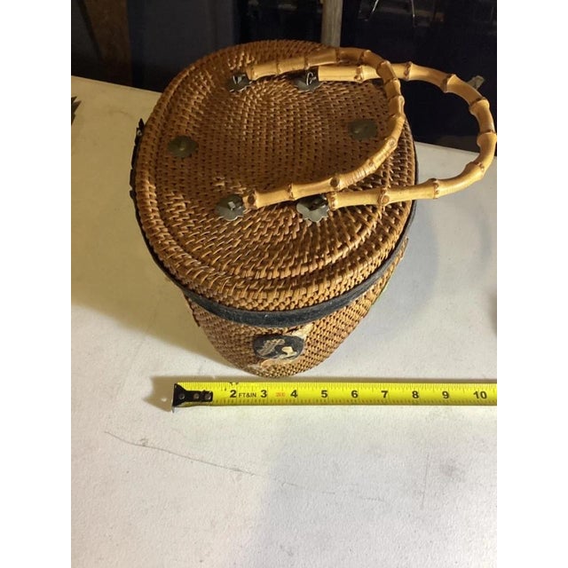 Antique Chinese Woven Wedding Basket With Silk Appliqué Decorative Basket For Sale - Image 10 of 10
