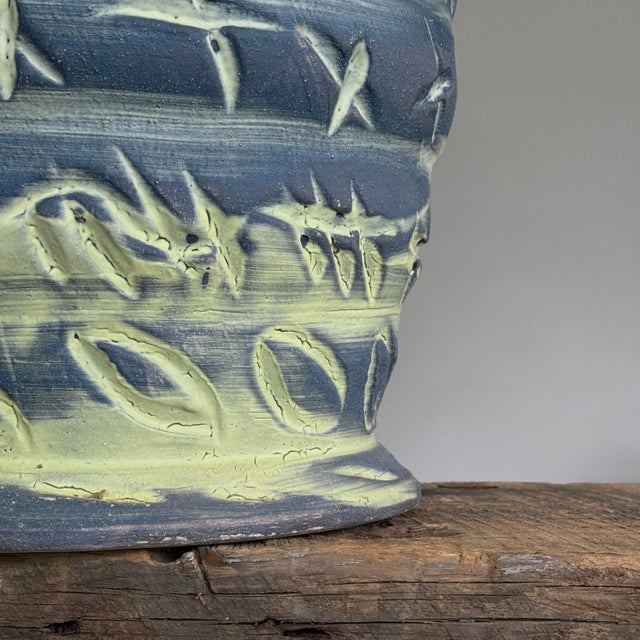 Vintage Abstract Expressionist Monumental Sgraffito Lidded Jar by Arnie Zimmerman, Signed (1982) For Sale In Philadelphia - Image 6 of 10