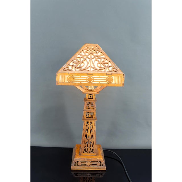 Frank Lloyd Wright Arts & Crafts Prairie School Cut-Out Wood Lamp in the style of Frank Lloyd Wright, USA, 1900s For Sale - Image 4 of 13