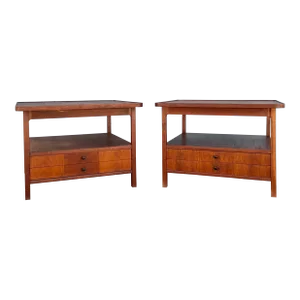 Pair of Mid Century Modern Side or End Tables | in the Style of Jack Cartwright for Founders