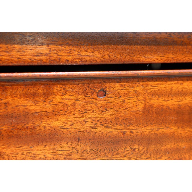 Antique English Georgian Mahogany 5-Drawer Chest – Dovetail Joinery, Brass Bail Pulls, Traditional Dresser For Sale - Image 12 of 18