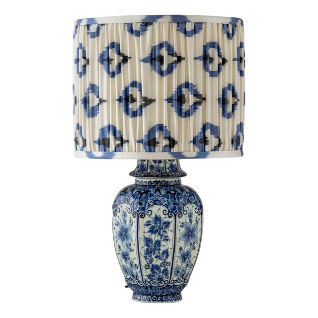 Dutch Delft Blue & White Ceramic Table Lamp with New Pleated Ikat Shade For Sale