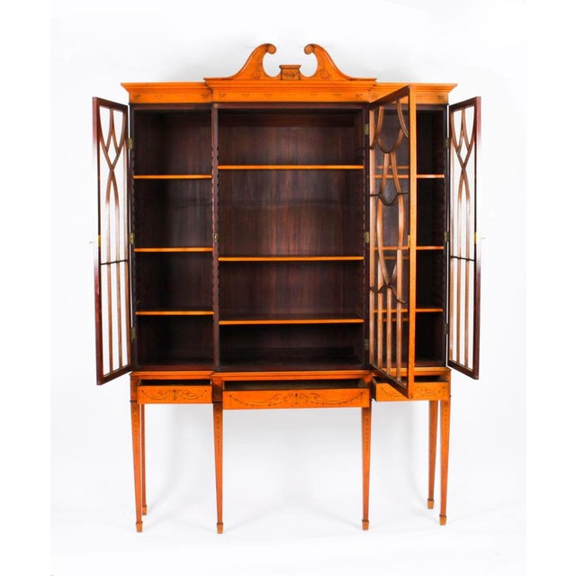 Brown Satinwood Breakfront Bookcase or Display Cabinet from Edwards & Roberts, 19th Century For Sale - Image 8 of 18