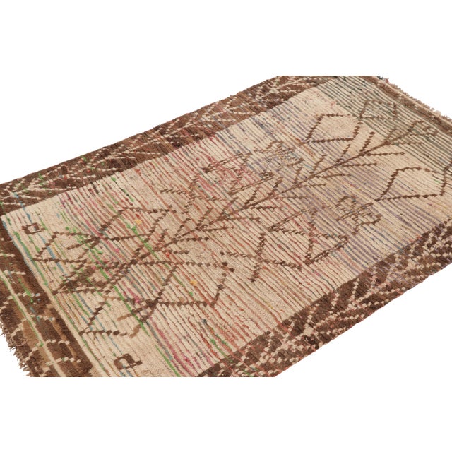 Rug & Kilim Vintage Moroccan Rug With Beige-Brown Geometric Patterns - Rug & Kilim For Sale - Image 4 of 7