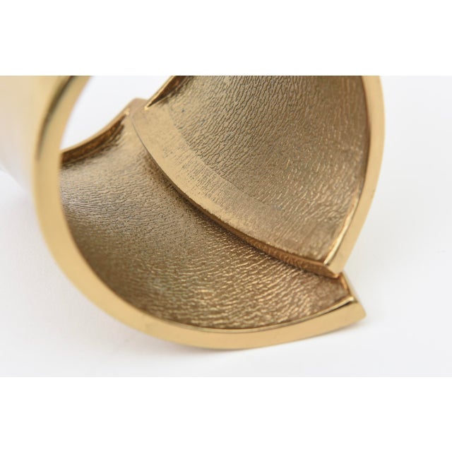 Vintage Gold Plated Sculptural Wide Cuff Hinged Bracelet For Sale In Miami - Image 6 of 10