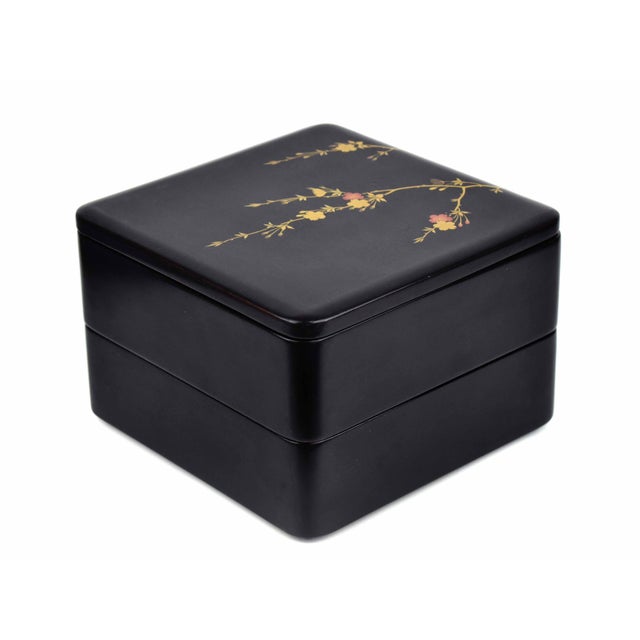 Japanese Early 20th Century 2-Tier Black Lacquerware With Handpainted Gold Maki-E Cherry Blossom Sakura Design Jubako Bento Lunch Box For Sale - Image 3 of 11