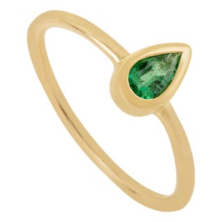 Roman Style Thick Bezel Set Pear Emerald Ring by Vr Jewels in 14k Gold Size 6.5 For Sale