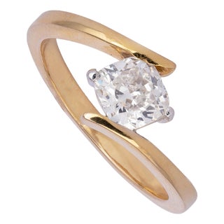 Diamond Ring 1 carat plus princess cut in 18k gold For Sale