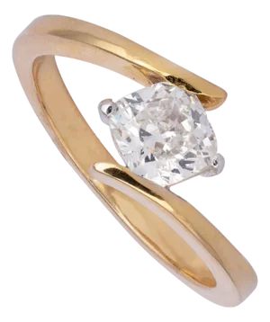 Diamond Ring 1 carat plus princess cut in 18k gold