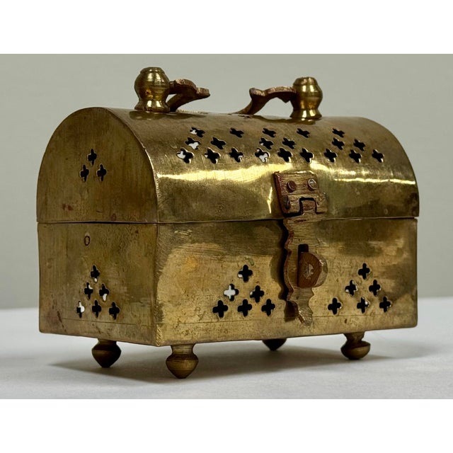 Mid 20th Century Vintage Domed Brass Cricket Box on Ball Feet For Sale - Image 5 of 10