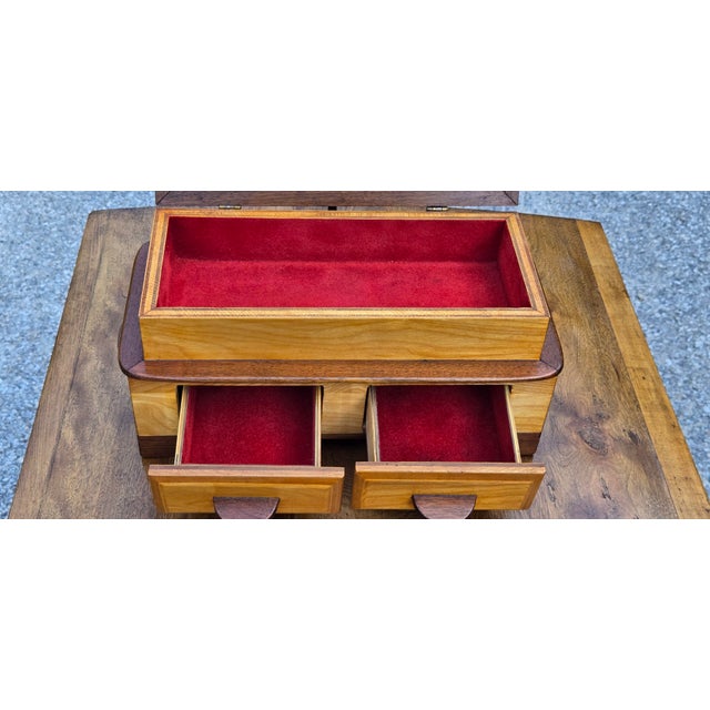 Vintage Mid-Century Modern Walnut Jewelry Box With Red Velvet Lined Compartments & Glass Lid For Sale - Image 4 of 7