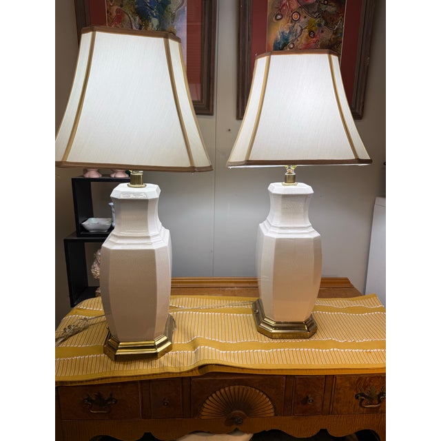 Ivory 1960s Hollywood Regency Crackle Glaze Lamp Pair For Sale - Image 8 of 11