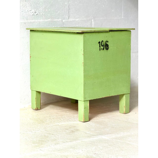 This 50 cm high rustic storage table / stool features a split-lid top that opens to reveal a practical internal...