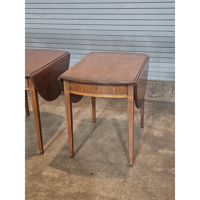1980s Pair of Kittinger Williamsburg Mahogany Pembroke Table Drop Leaf Tables Cw 27 For Sale In Cleveland - Image 6 of 11