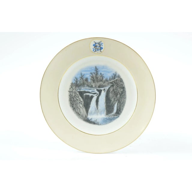 H&C Decorative Wall Hanging Plates - 10" x 9.5" x 2.5"