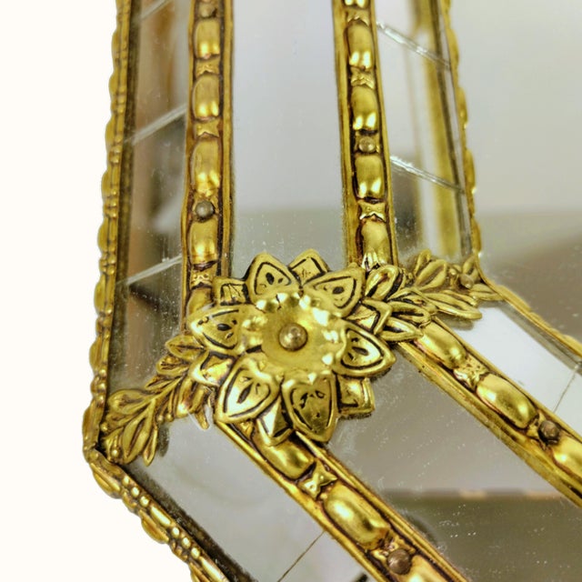 Large Vintage Venetian Hollywood Regency Octagonal Parclose Mirror with Glass and Brass Garlands, 1970s For Sale - Image 14 of 15