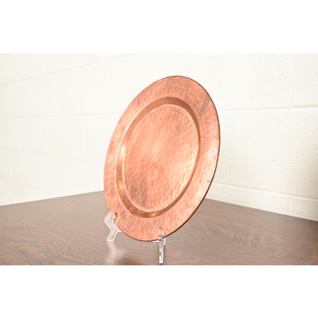Art Deco Roycroft Style Arts & Crafts Hammered Copper Charger Plate or Tray For Sale - Image 3 of 11