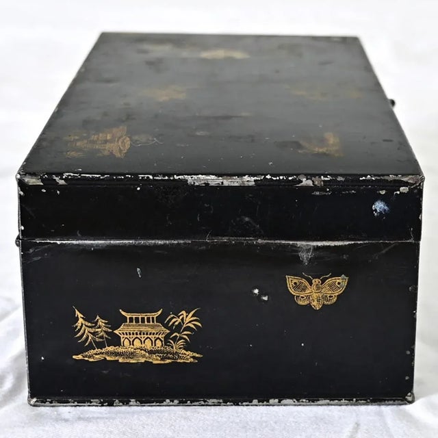 Chinoiserie 19th Century English Chinoiserie Tole Box For Sale - Image 3 of 12