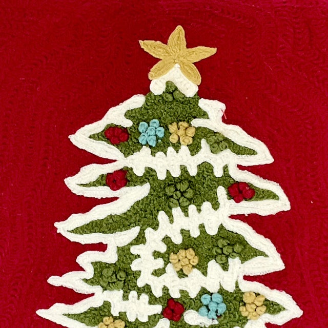 1980s Vintage Arts & Crafts Boho Chic Crewel Christmas Tree Pillow For Sale - Image 6 of 7