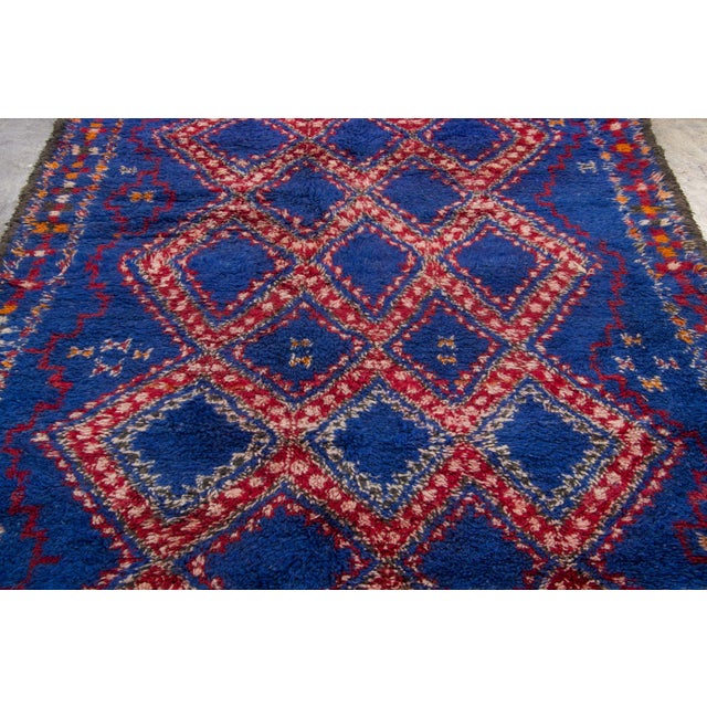 1950s Vintage Moroccan Berber Shag Wool Rug With Diamond Grid by Rug & Kilim, 1950-1959 For Sale - Image 5 of 9