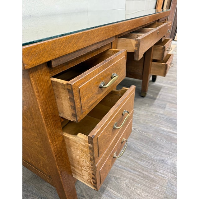 Antique American Arts & Crafts Mission Tiger Oak Executive Desk Partner Desk For Sale In Kansas City - Image 6 of 17