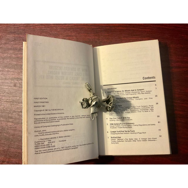 1980s How to Convert/Restore Old Cars, Trucks & Buses Into RVS - First Edition Book For Sale - Image 4 of 9