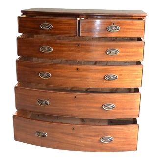 Curved Chest of Drawers in Mahogany For Sale