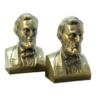 Traditional 1960s Americana Solid Brass Abraham Lincoln Bookends on Walnut Bases – A Pair For Sale