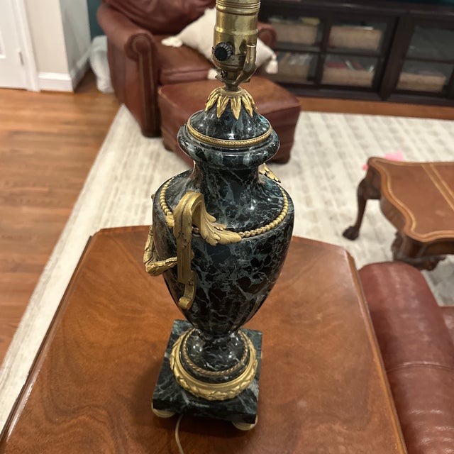 Late 20th Century Antique French Louis XVI Style Table Lamp Made of Green Marble and Gilt Bronze For Sale - Image 5 of 8
