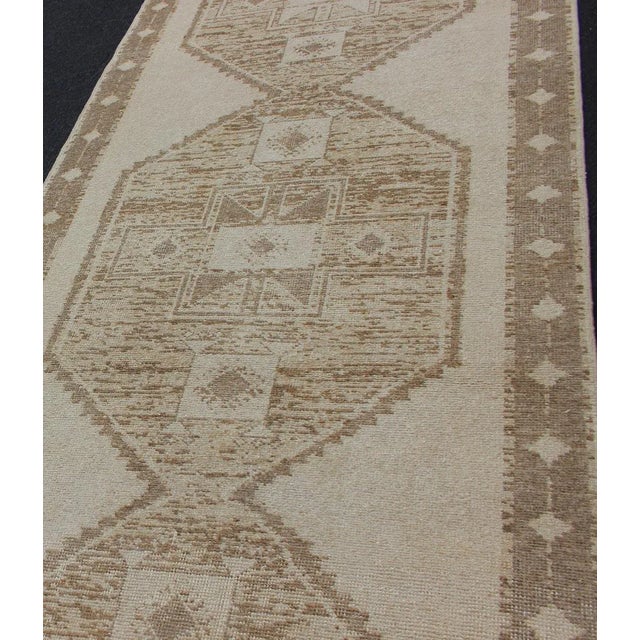 Mid 20th Century Vintage Turkish Oushak Wide Runner With Three Geometric Medallions in Neutral Colors For Sale - Image 5 of 13